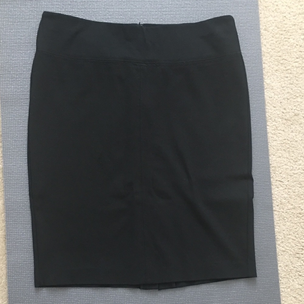 Ann Taylor | Black Pencil Skirt
